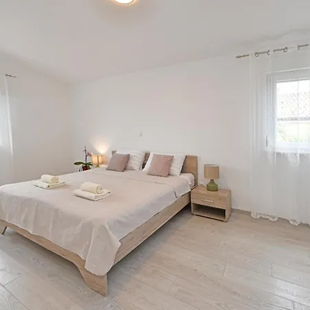 New Bibaj - 350m Strand, Beach, *